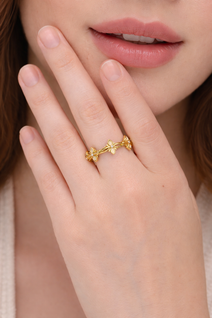 Minimal Floral Ring for Women | Elegant Everyday Jewelry | Lightweight Designer Ring
